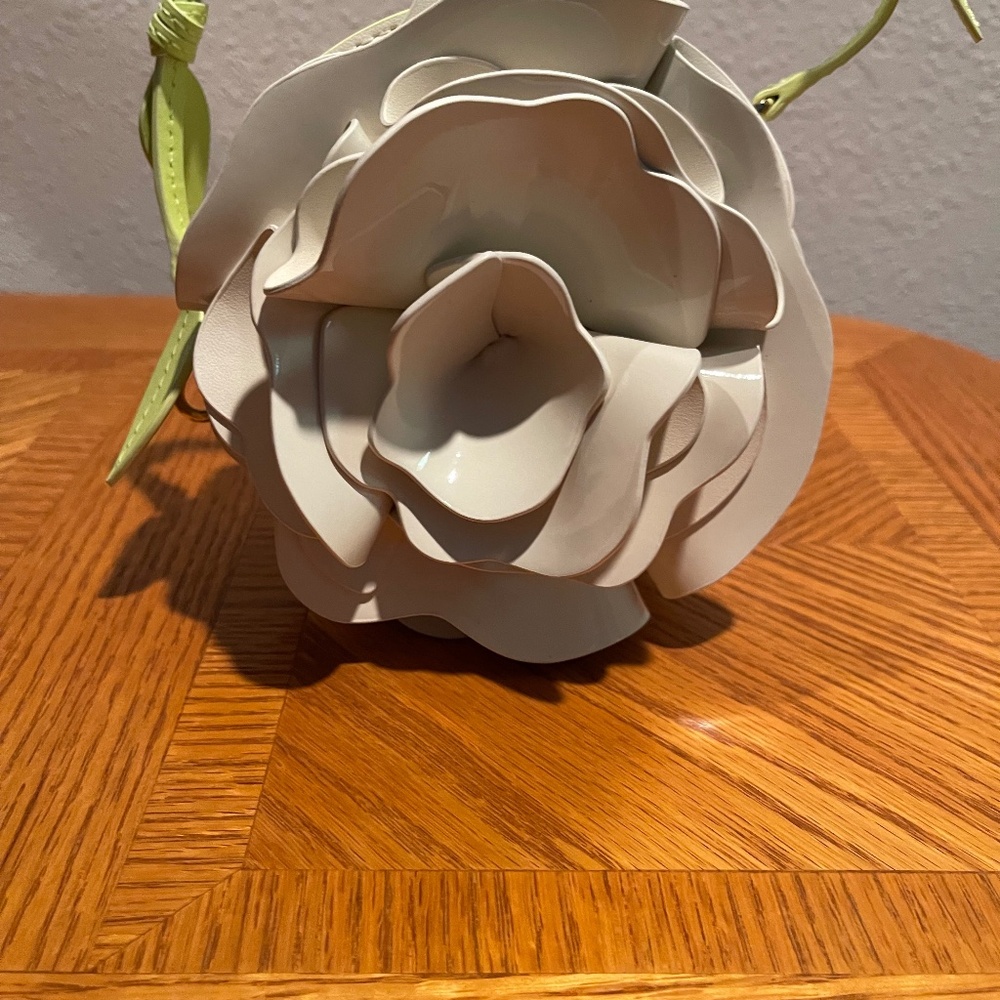 Flora Patent Leather 3d Wristlet